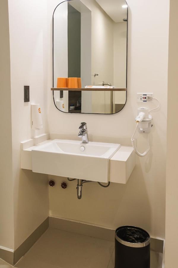 Go Hotels Plus Naga Luaran gambar
